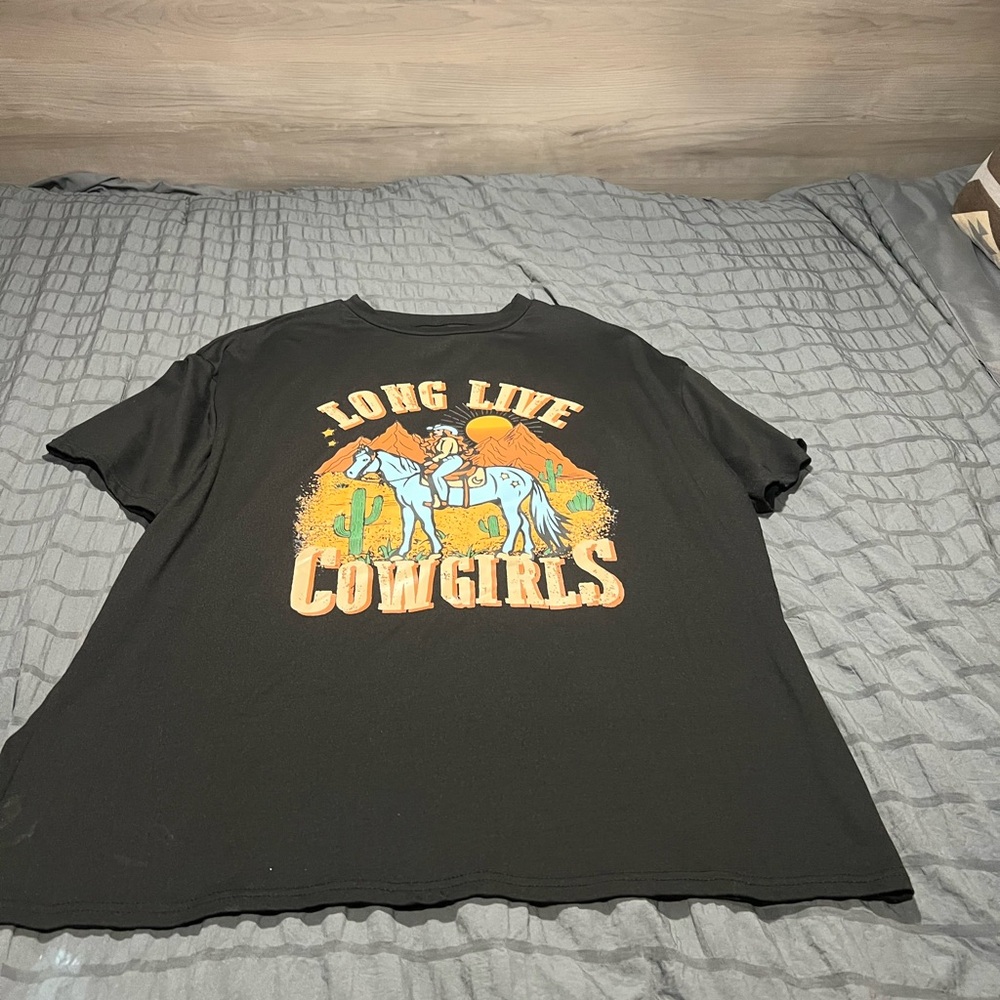 SHEIN Black 'Long Live Cowgirls' Tee